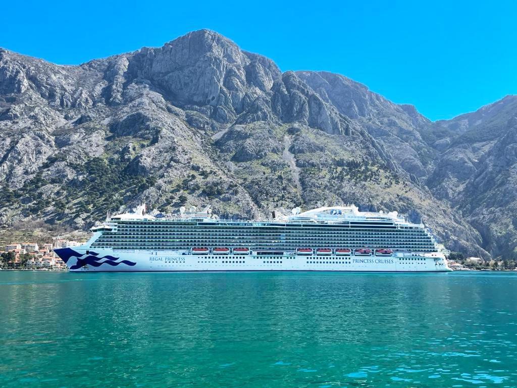 Bay Of Kotor View Apartment With Pool Prčanj المظهر الخارجي الصورة